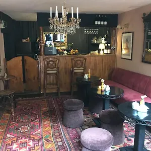 Altstadt & Cafe Baky